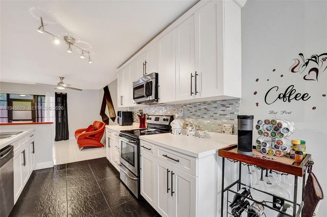 3301 Raleigh Street 4E, Hollywood, FL 33021