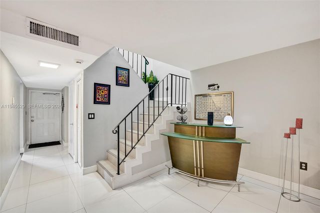 3301 Raleigh Street 4E, Hollywood, FL 33021