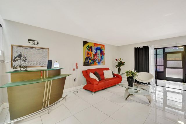 3301 Raleigh Street 4E, Hollywood, FL 33021