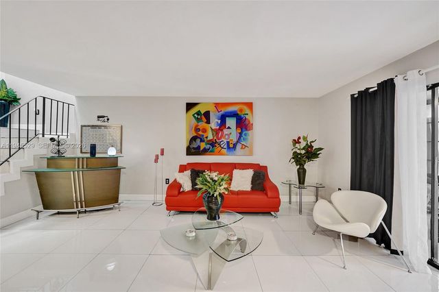3301 Raleigh Street 4E, Hollywood, FL 33021