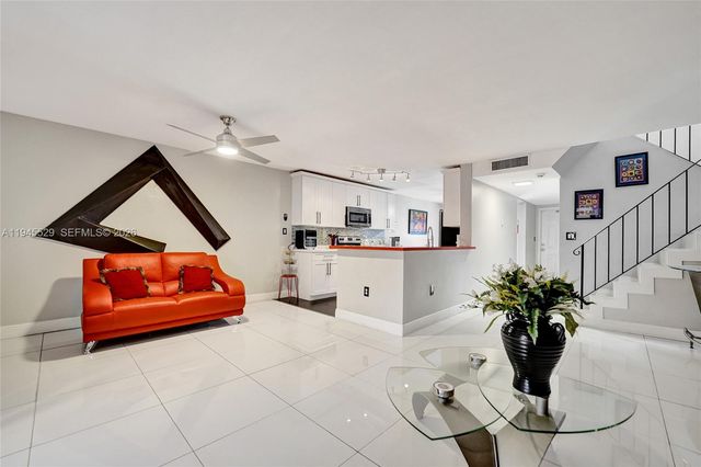 3301 Raleigh Street 4E, Hollywood, FL 33021