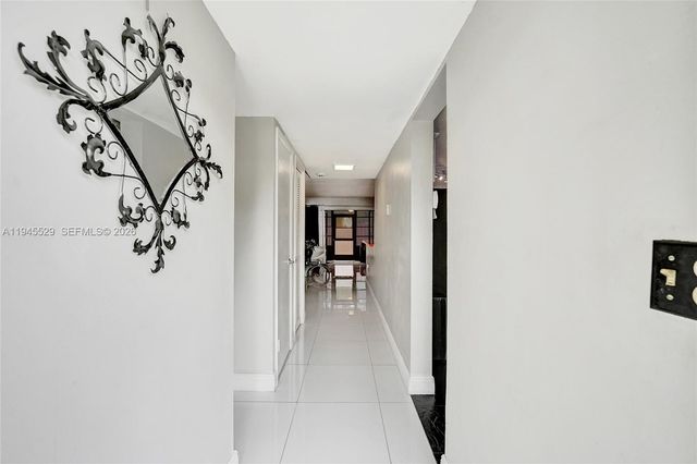 3301 Raleigh Street 4E, Hollywood, FL 33021