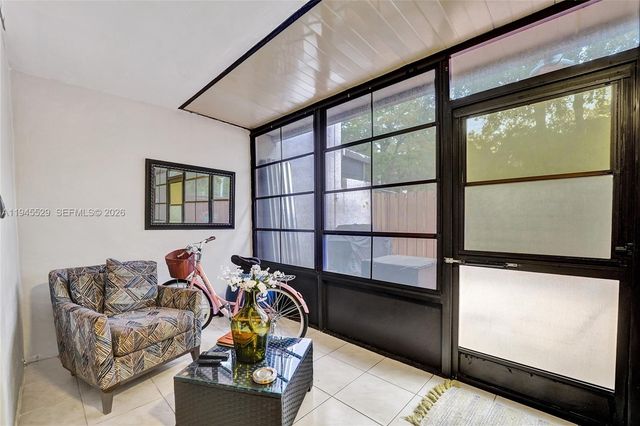3301 Raleigh Street 4E, Hollywood, FL 33021