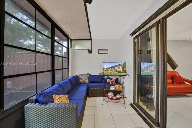 3301 Raleigh Street 4E, Hollywood, FL 33021