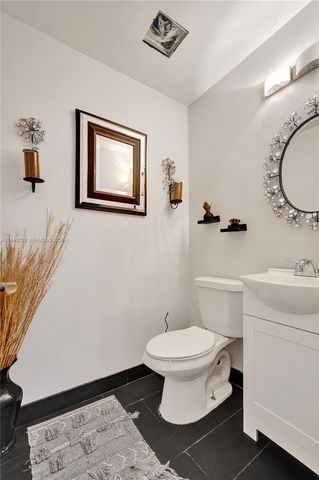 3301 Raleigh Street 4E, Hollywood, FL 33021