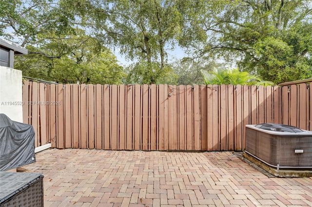 3301 Raleigh Street 4E, Hollywood, FL 33021