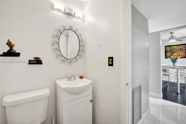 3301 Raleigh Street 4E, Hollywood, FL 33021