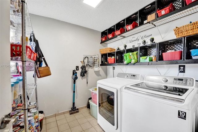 3301 Raleigh Street 4E, Hollywood, FL 33021