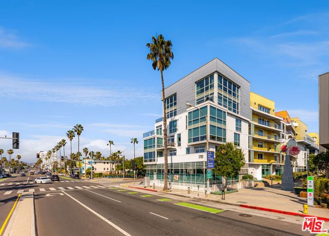 1705 Ocean Avenue 208, Santa Monica, CA 90402