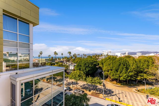 1705 Ocean Avenue 208, Santa Monica, CA 90402
