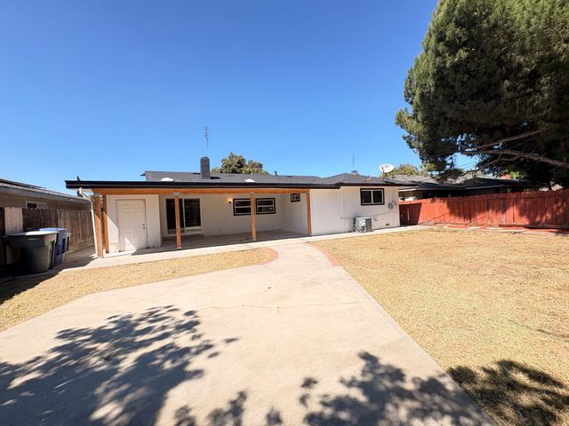 5356 N Bond Street, Fresno, CA 93710