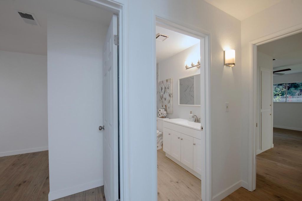 Image 13 of property listing at 5356 N Bond Street, Fresno, CA 93710