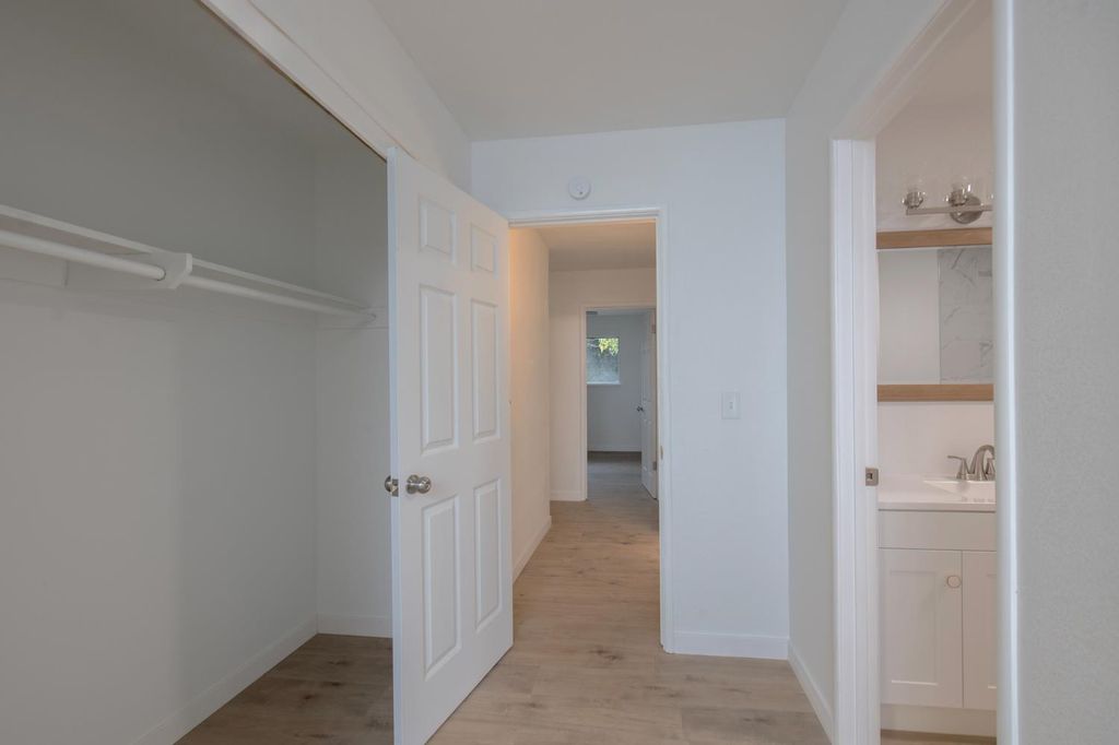 Image 18 of property listing at 5356 N Bond Street, Fresno, CA 93710