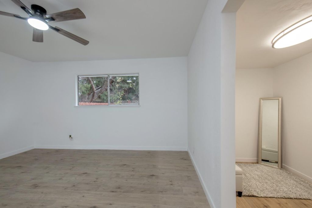 Image 19 of property listing at 5356 N Bond Street, Fresno, CA 93710