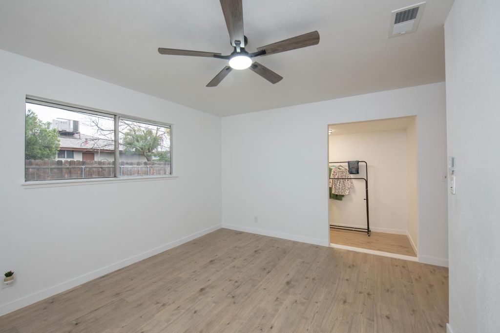 Image 20 of property listing at 5356 N Bond Street, Fresno, CA 93710
