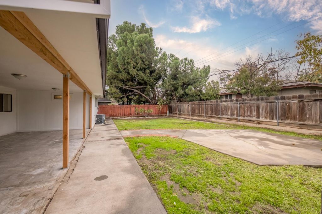 Image 22 of property listing at 5356 N Bond Street, Fresno, CA 93710