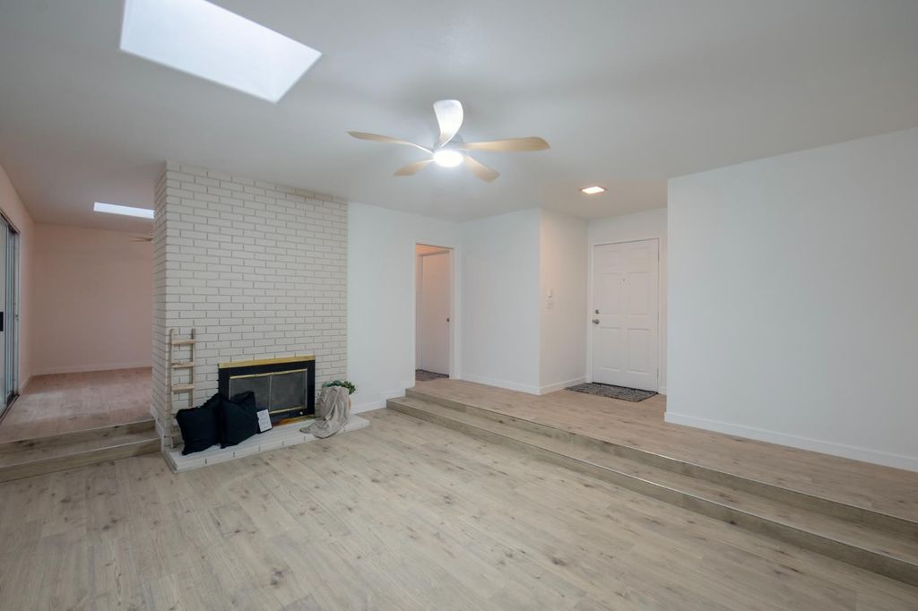 Image 3 of property listing at 5356 N Bond Street, Fresno, CA 93710