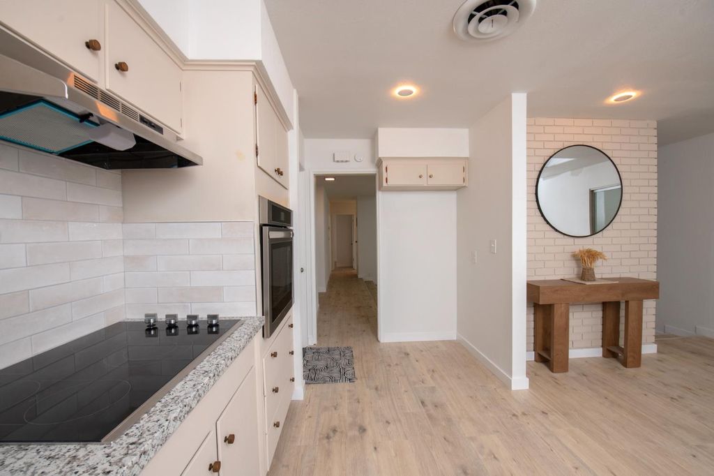 Image 9 of property listing at 5356 N Bond Street, Fresno, CA 93710