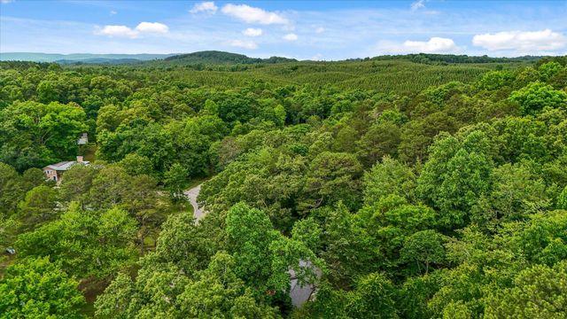 16211 Lakewood Drive, Sale Creek, TN 37373