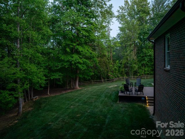 2447 Thornfield Drive, Lenoir, NC 28645