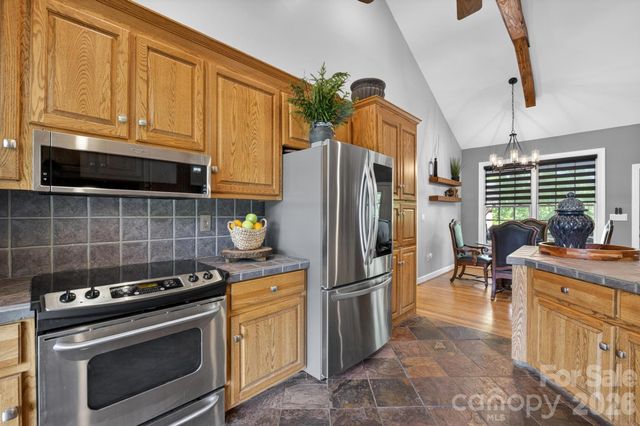 2447 Thornfield Drive, Lenoir, NC 28645