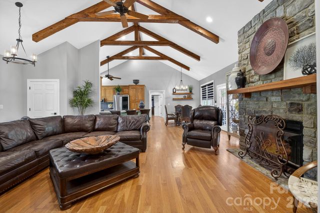 2447 Thornfield Drive, Lenoir, NC 28645