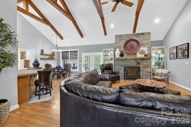2447 Thornfield Drive, Lenoir, NC 28645