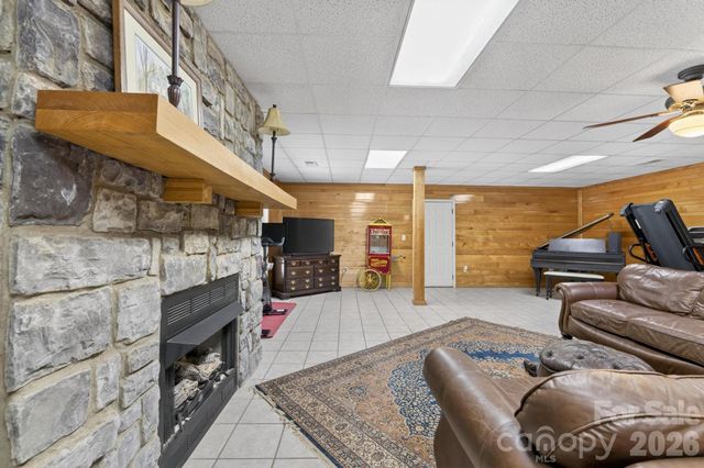 2447 Thornfield Drive, Lenoir, NC 28645