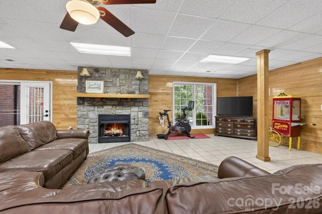 2447 Thornfield Drive, Lenoir, NC 28645
