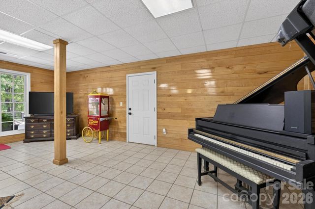 2447 Thornfield Drive, Lenoir, NC 28645