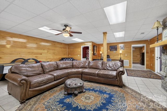 2447 Thornfield Drive, Lenoir, NC 28645
