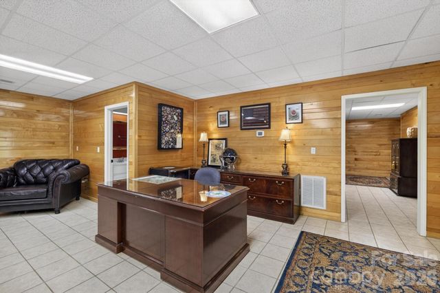 2447 Thornfield Drive, Lenoir, NC 28645