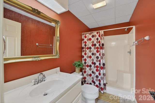 2447 Thornfield Drive, Lenoir, NC 28645