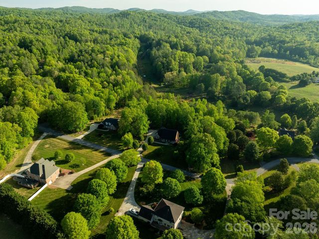 2447 Thornfield Drive, Lenoir, NC 28645