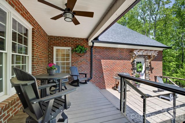 2447 Thornfield Drive, Lenoir, NC 28645