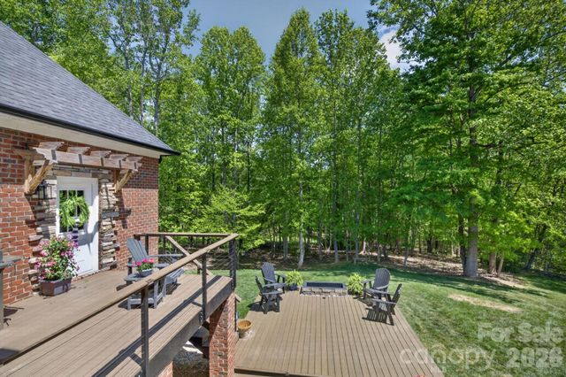2447 Thornfield Drive, Lenoir, NC 28645