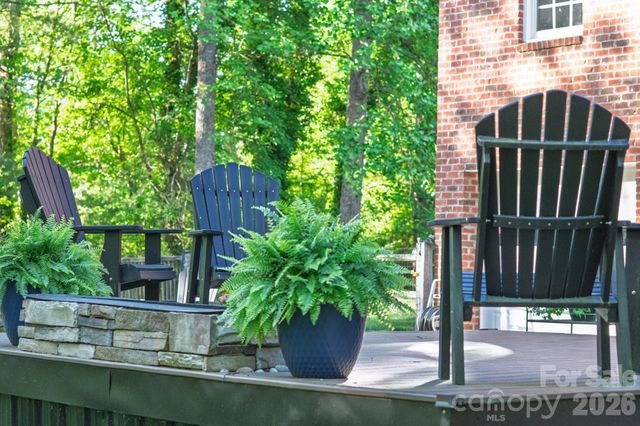 2447 Thornfield Drive, Lenoir, NC 28645
