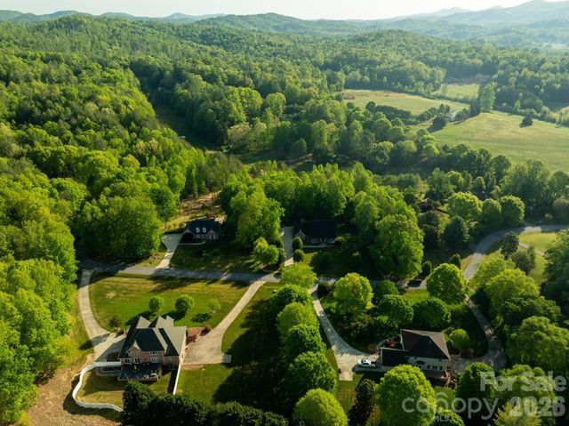 2447 Thornfield Drive, Lenoir, NC 28645