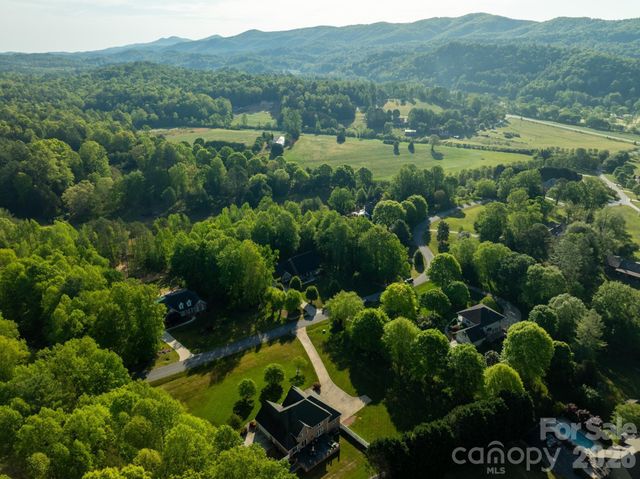 2447 Thornfield Drive, Lenoir, NC 28645