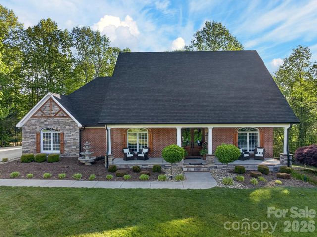 2447 Thornfield Drive, Lenoir, NC 28645