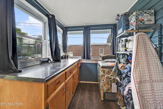 400 W Rockwood St, Rockwood, TN 37854