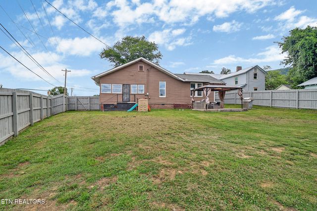400 W Rockwood St, Rockwood, TN 37854