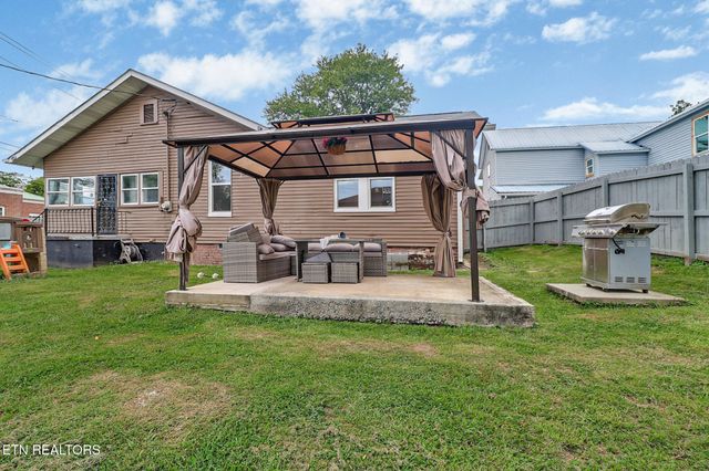 400 W Rockwood St, Rockwood, TN 37854