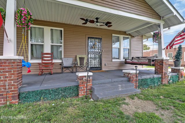 400 W Rockwood St, Rockwood, TN 37854
