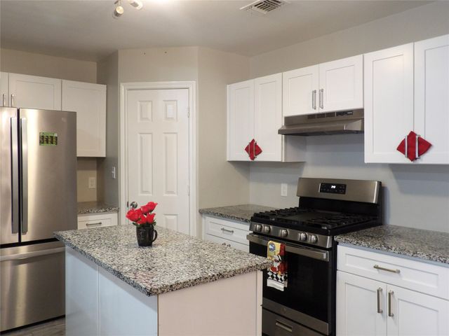 223 Juniper Ridge Court, Desoto, TX 75115