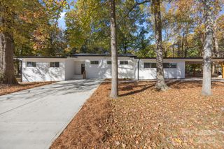 8625 Cedarbrook Drive, Charlotte, NC 28215