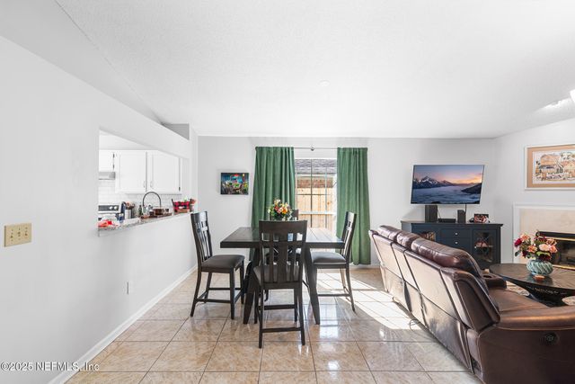 10734 CHAMBERS Way E, Jacksonville, FL 32257