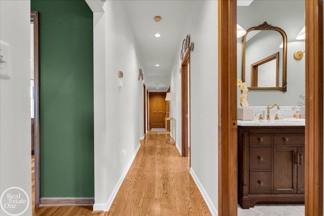 663 N Riverside Avenue, St Clair, MI 48079