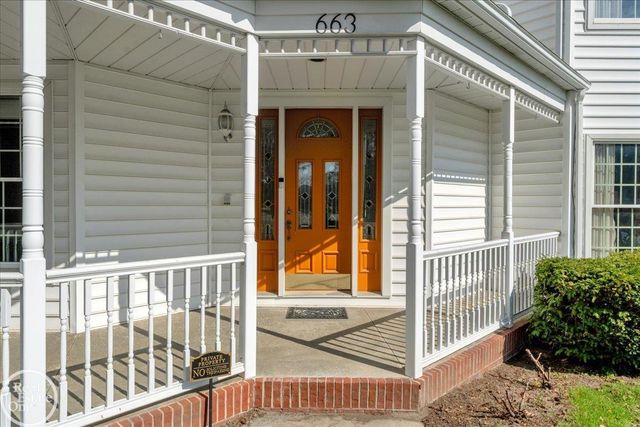 663 N Riverside Avenue, St Clair, MI 48079