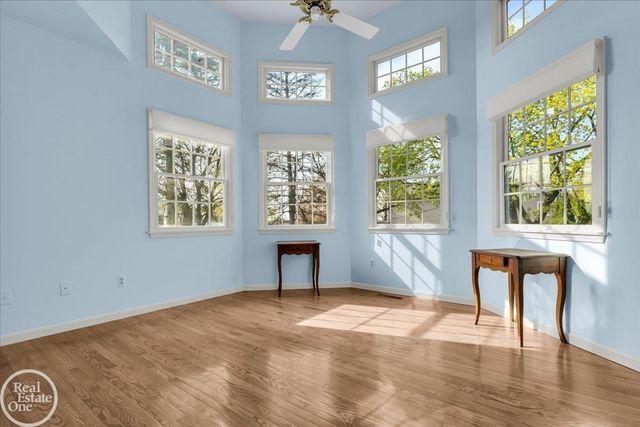 663 N Riverside Avenue, St Clair, MI 48079
